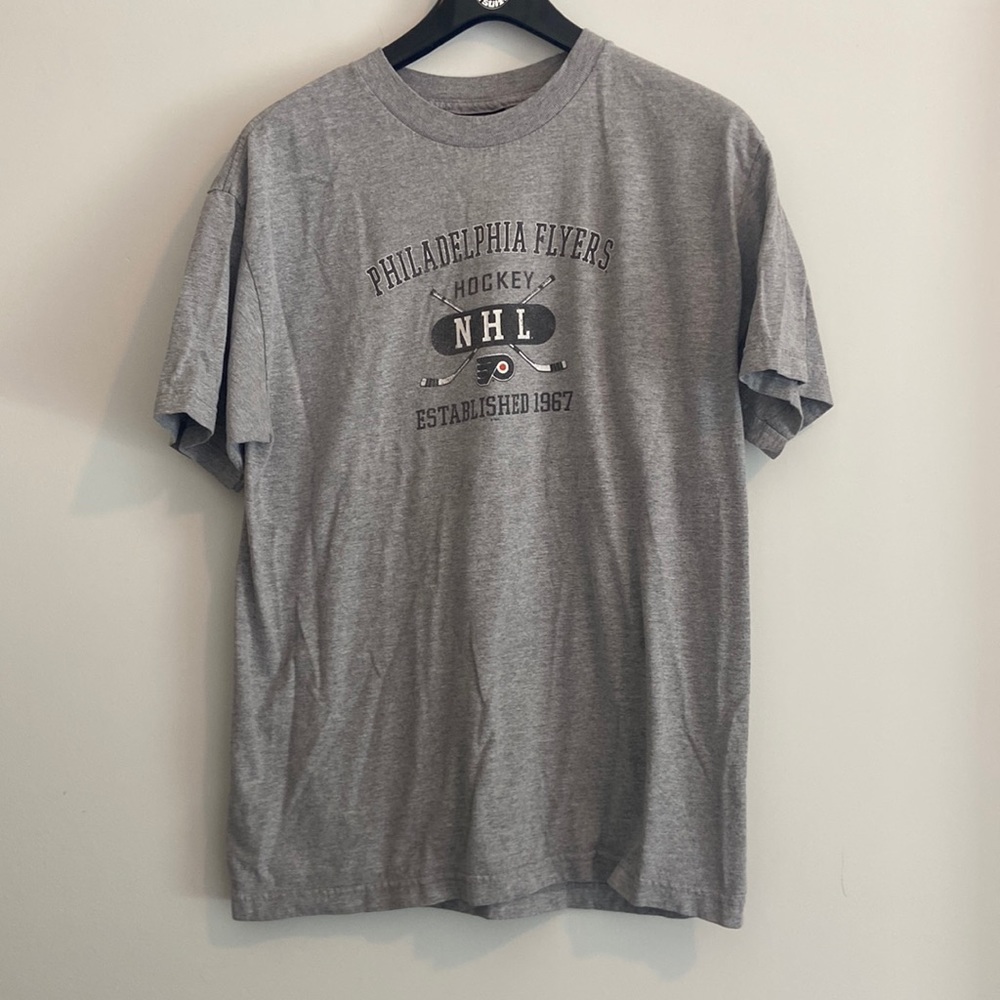 Philadelphia flyers tee shirt grey large